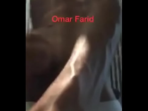 Omarfaridmx... Chacal vergero, se pajea y saca leche antes de la ducha