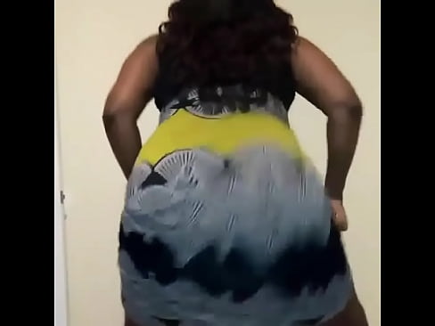 Shemale twerking big ass for u