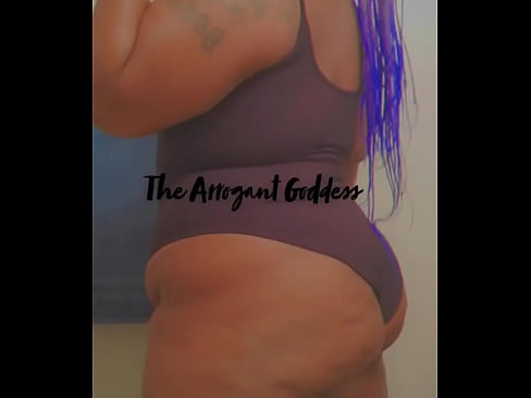 Twerking my juicy booty for you Kikme bossybeebadad to buy more content