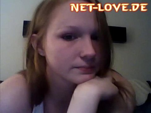 hot girl gets naked nad gives boyfriend a blowjob on webcam