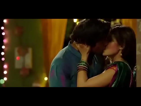 30 Sec Whatsapp Hot Status Video    Rhea Chakraborty Hot kissing Scene     Sonal