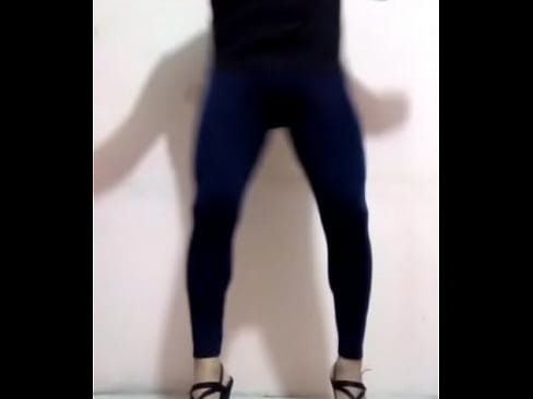 maraiann bailando en ropita y tacones muy sexi