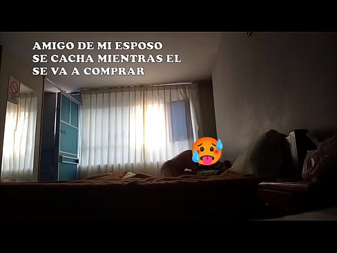 AMIGO SE METE A CAMA MIENTRAS MI ESPOSO SE VA HACER CAPACITACIÓN ALQUILAMOS DOS CAMAS PARA TODOS