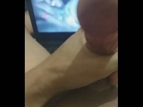 Me saco leche viendo porno