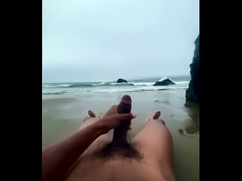Public Play Jerkoff on the Beach