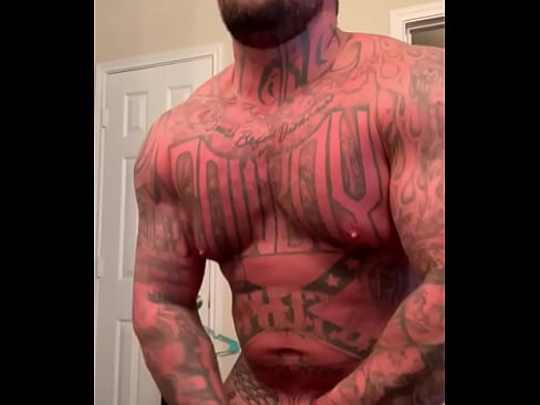 Muscular sexy white man jacking off. I want to eat your pussy