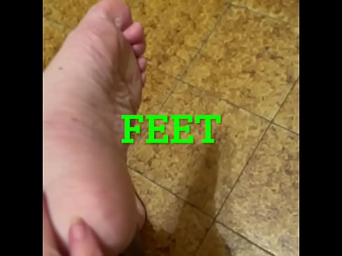 I love feet