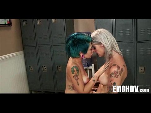 emo goth lesbos 100