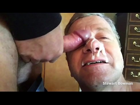 Cocksucker Stewart Bowman lets man cover it’s face with Cum