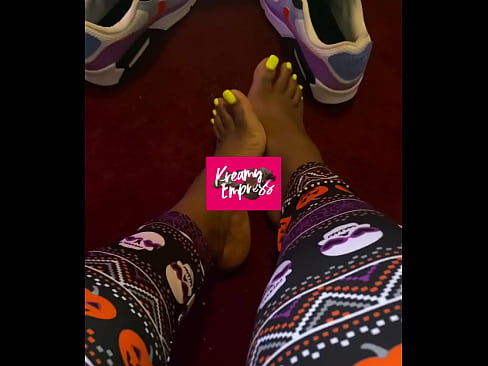 Nice ebony toes