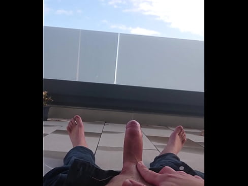 Public outdoor wanking