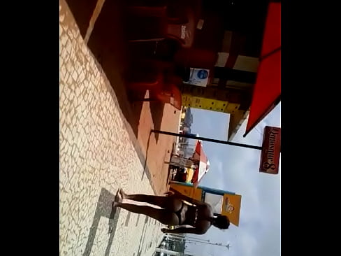 bundinha gostosa na praia