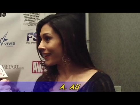 Huge Boobs Hot MILF Raylene Interviewed in the AVN Awards