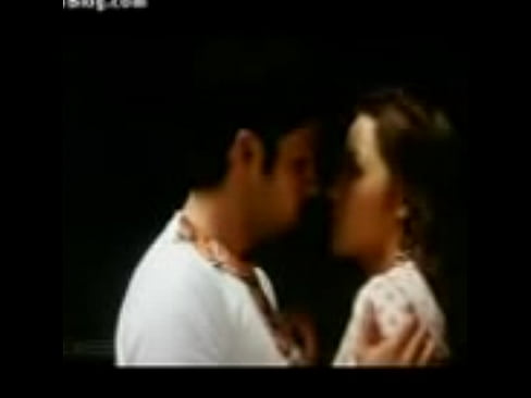 (zcelina-jaitley-emraan-hashmi-kissing-jawani-diwani