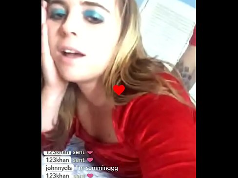 Tienen sexo en vivo a cambio de diamantes