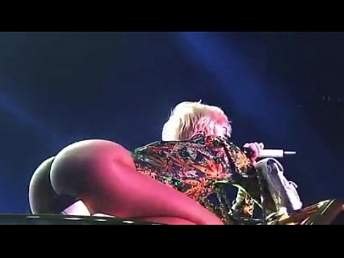 miley cyrus perfect ass show