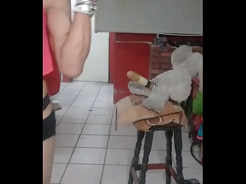 duprimee comiendose un sabroso dildo