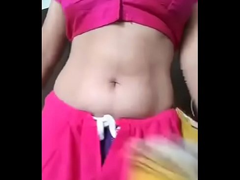 Desi saree girl showing hairy pussy nd boobs