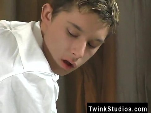 Twink movie of Blair Mason and Kayl O'Riley are bored investigating