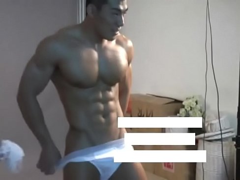 Meili Series - Muscular Jock Hunk Showing His Hot Body ( Behind The Scene )