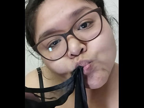 Deesdeepthroat - Dee loves cum she eats it straight off her panties! Nasty girl