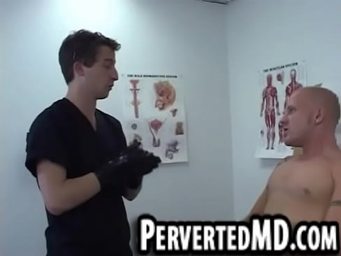 Sexy stud doctor is blowing his hot hunk patient