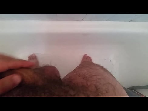 20 y/o uncut str8 guy cleaning and showering films himself