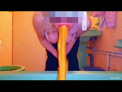 Lieseltaffy/v0mit girl - pov me throwing up on you