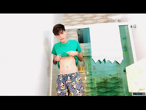 Cute twink jerks off in homemade video