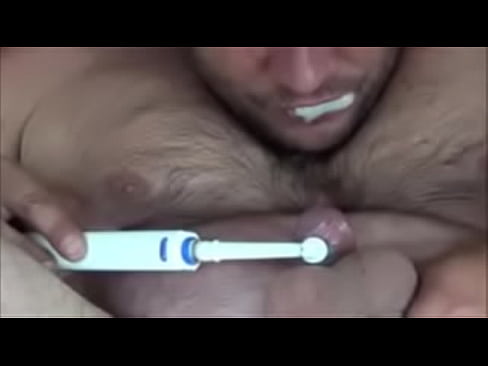 Cum brushing my teeth with electrical toothbrush