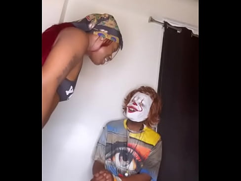FREAK STEPSISTER PUTS HER BIG ASS IN SCARY CLOWNS FACE