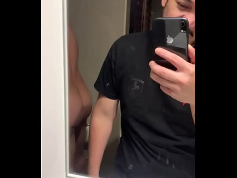 Hoy jock in toilet show off his ass