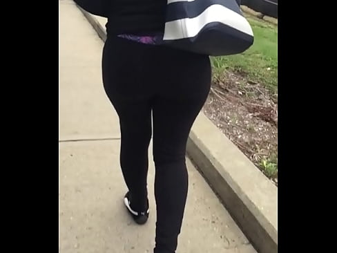 vouyer thick big bubble butt booty classmate candid ass jiggling while walking