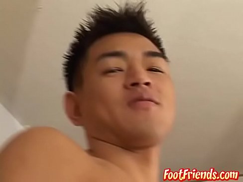 Asian feet lover works on his big dong