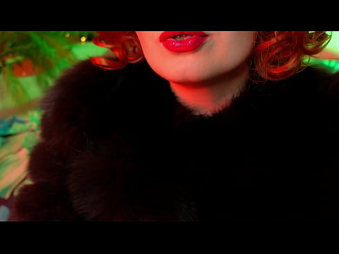 fetishful LADY pin up redheaded woman in FUR