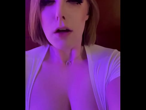 Real wife RoseThorneQOS shows tits and cums