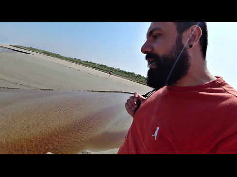 Baianinha venho na praia fazer surubão com casal e foder a mulher dele