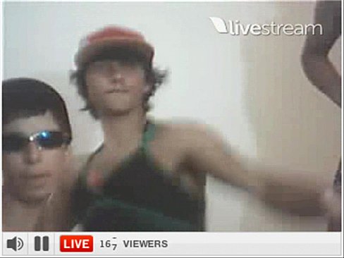 Viadinhos dançando na Twitcam