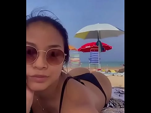 Mafer Kim Reyes disfrutando de un dia de playa