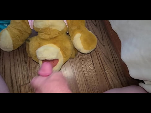 Cumshot into Simba's mouth