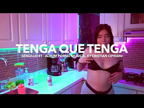 Hot colombian dancing to Tenga Que Tenga single
