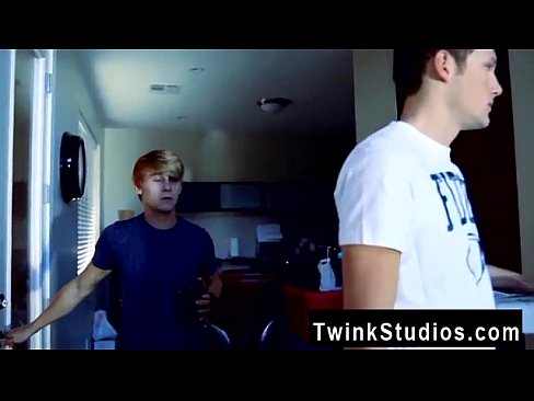 Twinks XXX It's a classic porno scene: a warm pizza delivery guy,