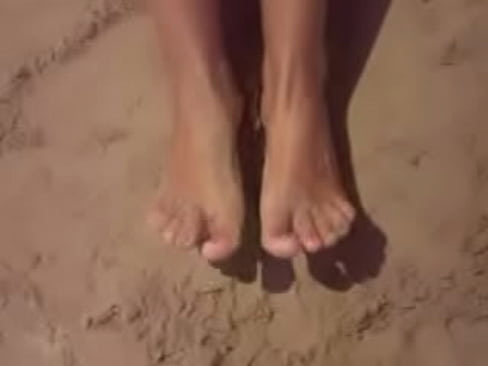 fetichimo de pies en la arena