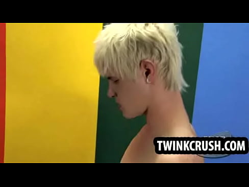 Horny twink Timo Garret taking it deep in his ass