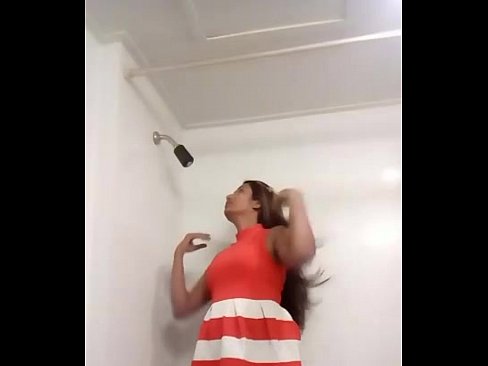 swathi naidu shows her nude body in bathroom