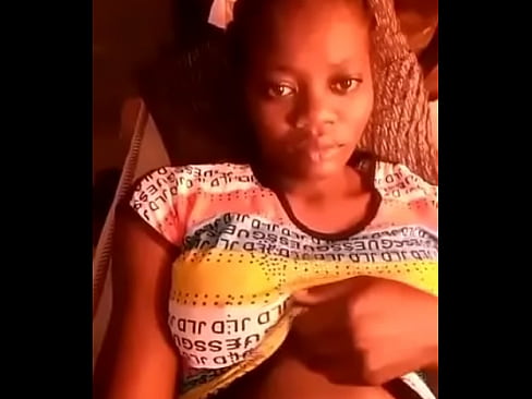 HORNY NIGERIAN GIRL BIG TITS