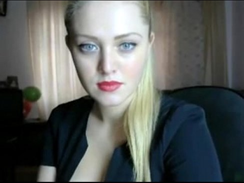 beautiful Ukrainian blonde from kiev cams with luscious red lips