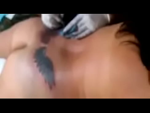 Su tatoo q rico...