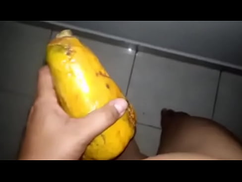 Me gusta comer papaya en Medellin