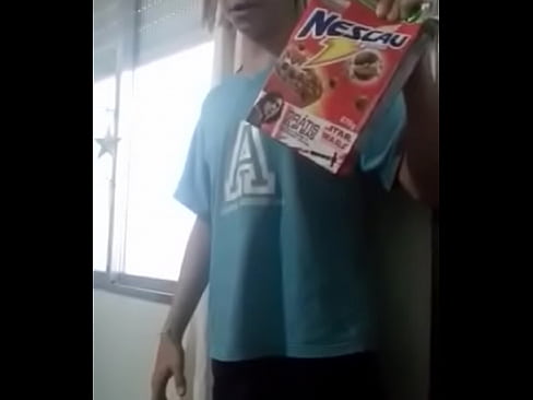 Novinho metendo a porrada no cereal gostoso